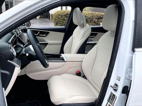 Certified 2026 Mercedes-Benz GLC 300 image 8