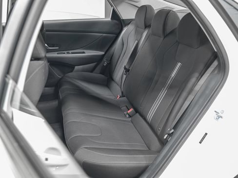 Used 2023 Hyundai Elantra SEL FWD image 29