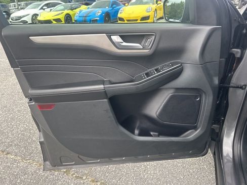 Used 2022 Ford Escape SEL image 24