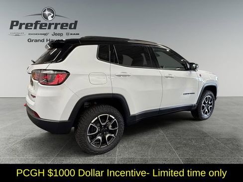 New 2026 Jeep Compass Trailhawk image 17