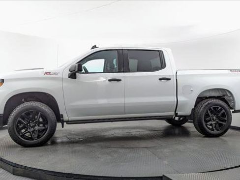 Used 2022 Chevrolet Silverado 1500 Custom Trail Boss AWD/4WD image 3