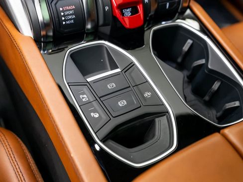 Used 2022 Lamborghini Urus image 40