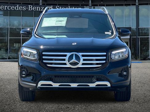 New 2025 Mercedes-Benz GLB 250 4MATIC image 9