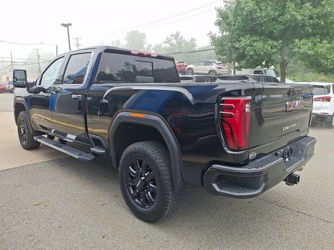 Used 2025 GMC Sierra 2500 Denali AWD/4WD image 4