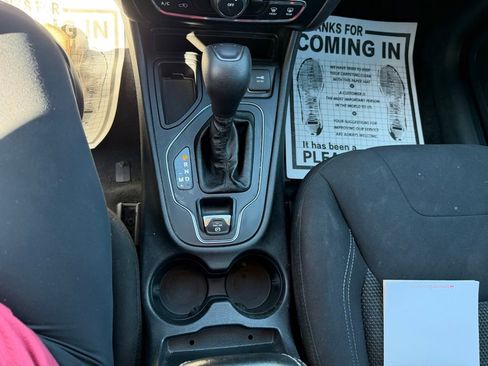 Used 2020 Jeep Cherokee Latitude image 18