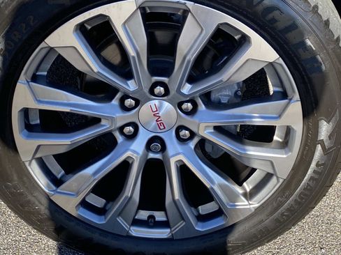 Used 2022 GMC Yukon XL Denali w/ Denali Ultimate Package image 24