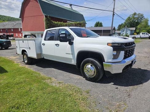 Used 2022 Chevrolet Silverado 3500 W/T w/ WT Convenience Package AWD/4WD image 2