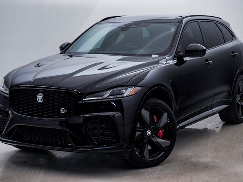 Used 2025 Jaguar F-PACE SVR image 3