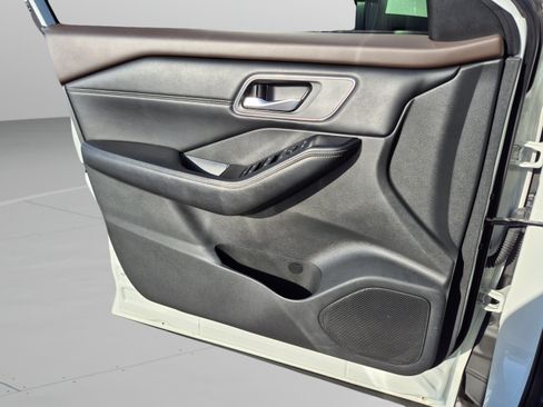 Certified 2021 Nissan Rogue SV w/ Premium Package FWD image 25