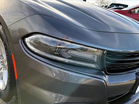 Used 2019 Dodge Charger SXT image 27