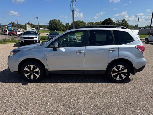 Used 2018 Subaru Forester 2.5i Premium w/ All-Weather Package AWD/4WD image 2