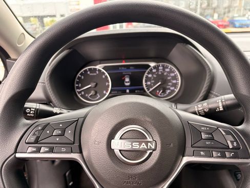 Used 2024 Nissan Sentra SV FWD image 31
