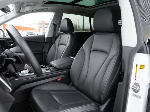 Used 2022 Audi Q8 Premium Plus w/ Premium Plus Package image 25