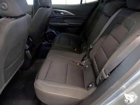 Used 2025 Chevrolet Equinox EV LT w/ Comfort Package image 27