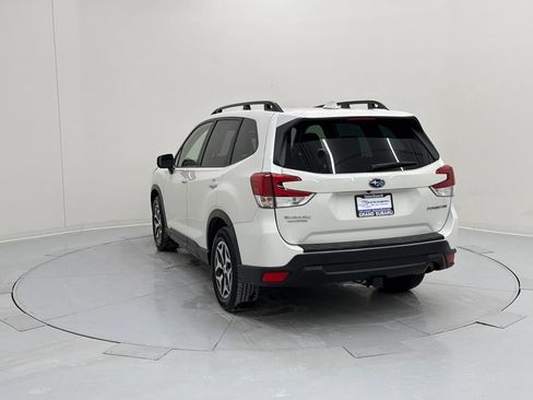 Used 2022 Subaru Forester Premium w/ Popular Package #1 image 3
