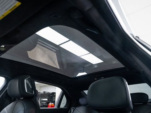 Used 2024 BMW 750e xDrive image 17