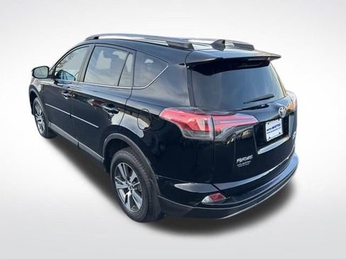 Used 2018 Toyota RAV4 XLE image 3