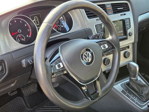 Used 2015 Volkswagen Golf S FWD image 24