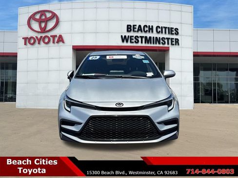 Certified 2025 Toyota Corolla SE FWD image 4