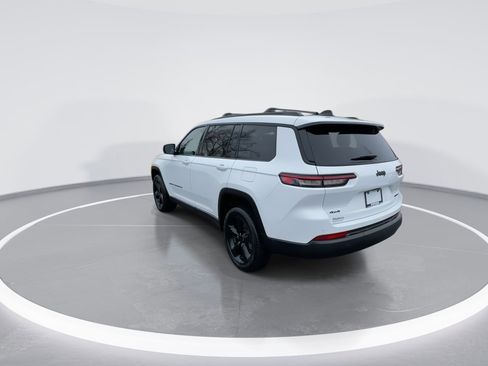 Used 2025 Jeep Grand Cherokee L Limited w/ Black Appearance Package image 14