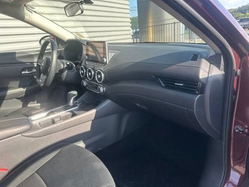 Used 2025 Nissan Sentra SV FWD image 32