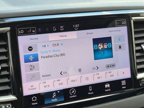 Used 2023 Chrysler Pacifica Touring-L FWD image 12