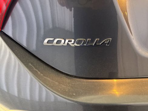 Used 2018 Toyota Corolla SE w/ Carpet Mat Package (TMS) FWD image 14