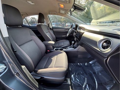 Used 2017 Toyota Corolla LE image 30