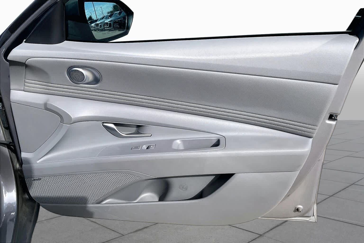 Used 2021 Hyundai Elantra SEL w/ Convenience + Premium Package FWD image 22