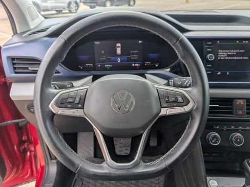 Used 2022 Volkswagen Taos SE w/ Panoramic Sunroof Package image 14