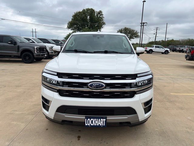 Used 2023 Ford Expedition Limited AWD/4WD image 3