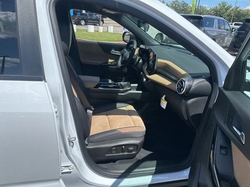 New 2026 Chevrolet Equinox ACTIV w/ Convenience Package III image 32