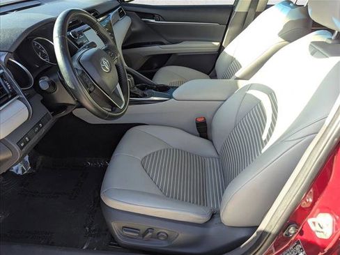 Used 2018 Toyota Camry SE image 14