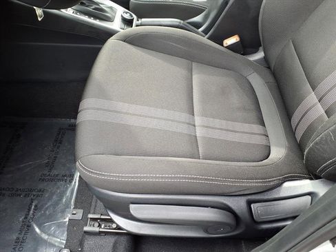 Used 2023 Hyundai Venue SEL w/ Cargo Package image 17