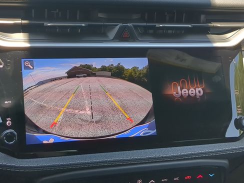 New 2026 Jeep Cherokee Laredo AWD/4WD image 19