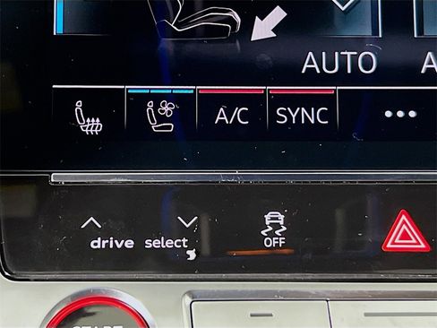 New 2025 Audi S8 4.0T image 23