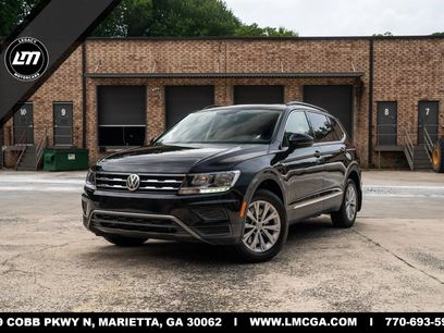 Used 2018 Volkswagen Tiguan SE w/ Panoramic Sunroof Package
