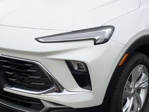 Certified 2024 Buick Encore GX Preferred AWD/4WD image 9