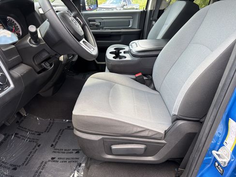 Used 2024 RAM 1500 Classic SLT AWD/4WD image 9