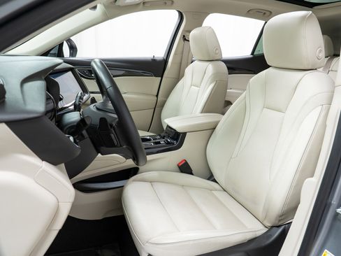 Used 2021 Buick Envision Essence w/ Technology Package I image 14