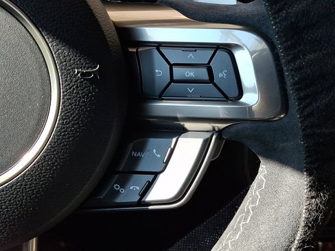 Used 2020 Ford Mustang Shelby GT500 w/ Carbon Fiber Track Pack image 21