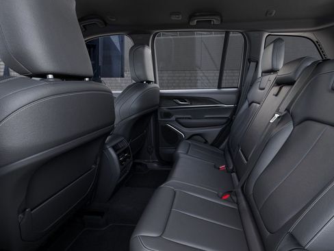 New 2026 Jeep Grand Cherokee Limited AWD/4WD image 23