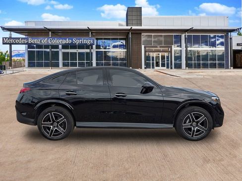 Used 2025 Mercedes-Benz GLC 300 4MATIC image 4