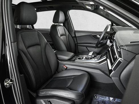 Used 2025 Audi Q7 3.0T Premium Plus image 23