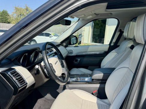 Used 2017 Land Rover Discovery First Edition AWD/4WD image 5