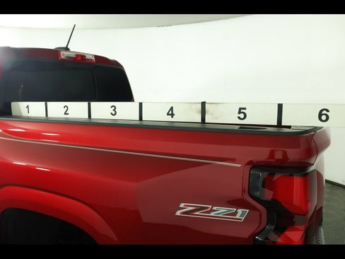 Used 2024 Chevrolet Colorado Z71 w/ Z71 Convenience Package 2 image 15