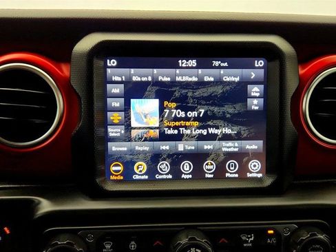 Used 2023 Jeep Wrangler Unlimited Rubicon AWD/4WD image 18