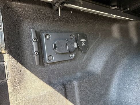 Used 2022 RAM 3500 Big Horn image 9