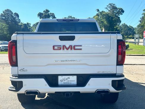 Used 2023 GMC Sierra 1500 Denali w/ Technology Package AWD/4WD image 3