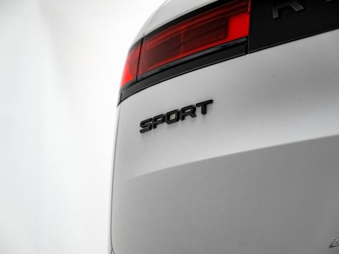 Used 2025 Land Rover Range Rover Sport Dynamic SE image 29